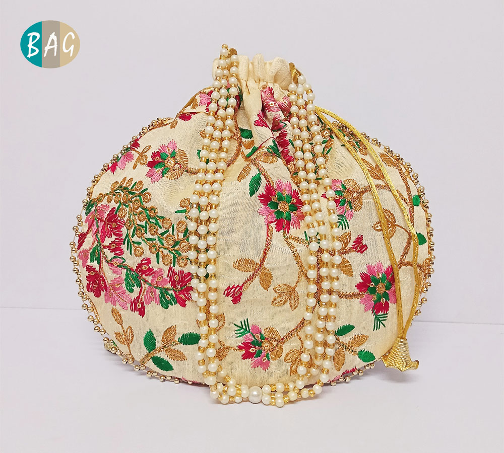 Red Potli Bag - Wedding Purse & Handbag for Indian Bride | Potli bags,  Bridal bag, Drawstring bag pattern