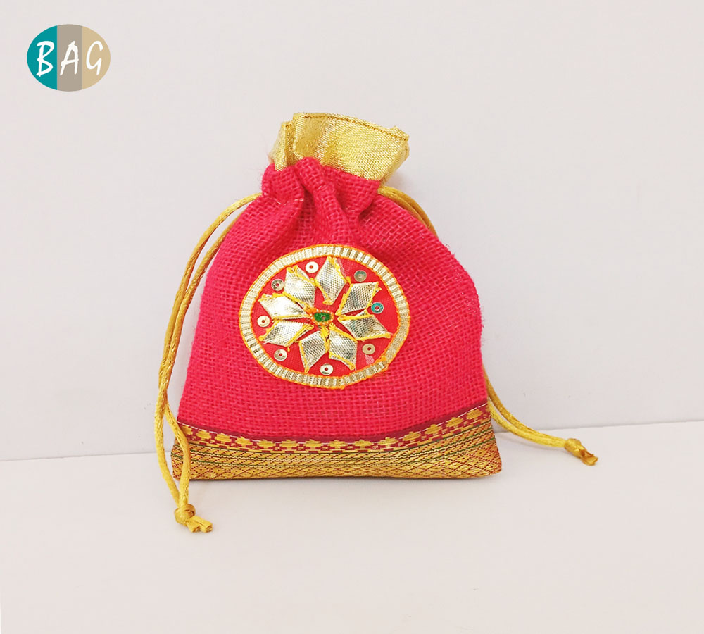 Printed Jute Gift Bags: A Traditional Gift Jute Bag set of 4