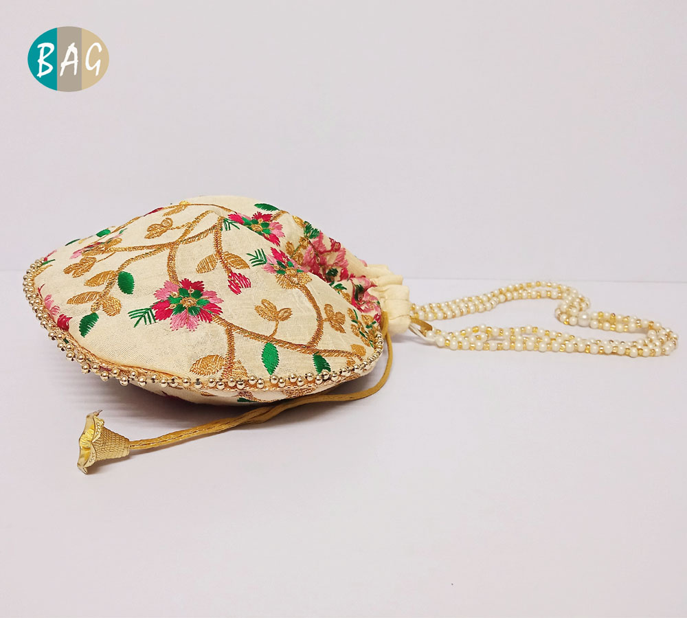 GoldGiftIdeas Vintage Gold Embroidered Potli Bag for Women, Potli Pouch,  Potli Bags for Return Gifts, Traditional Party Favor Bags, Potli Bags for  Packing (Set of 5) : Amazon.in: Fashion